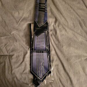 Tie and handkerchief set